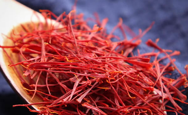 藏红花炖鱼汤的做法